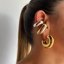 Load image into Gallery viewer, Sarah Chunky hoops
