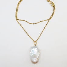 Load image into Gallery viewer, Baroque pearl necklace
