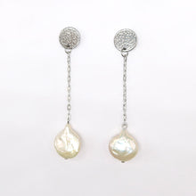 Load image into Gallery viewer, Pearl drops earrings
