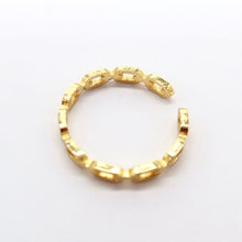 Load image into Gallery viewer, Gold chain ring

