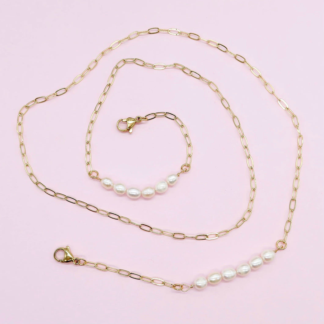 Talia glasses chain with pearls