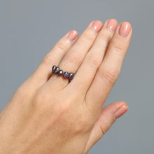 Load image into Gallery viewer, Black fresh water pearls ring
