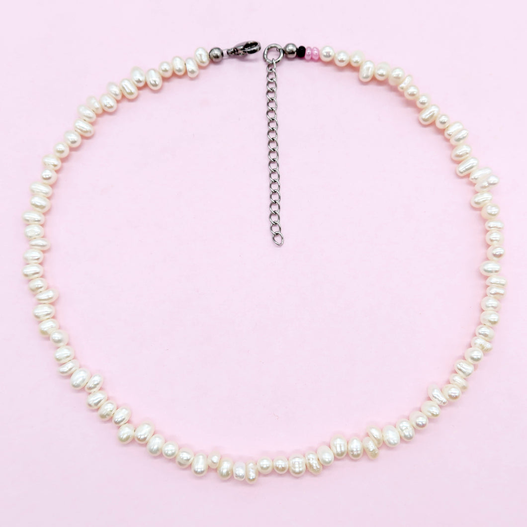 The_Fables irregular pearl necklace