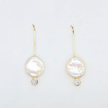 Load image into Gallery viewer, Pearl drops earrings with zirconium
