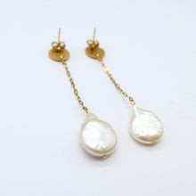 Load image into Gallery viewer, Pearl drops earrings
