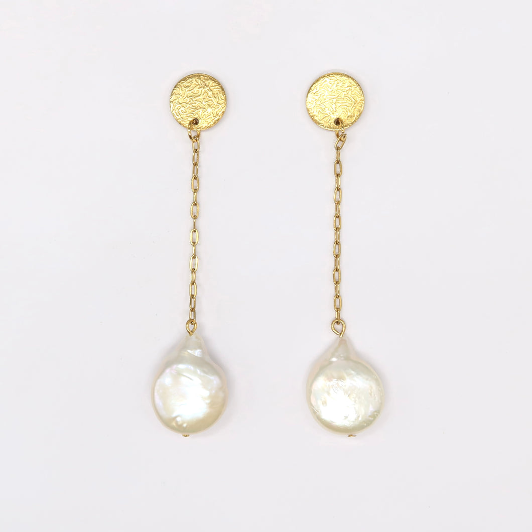Pearl drops earrings